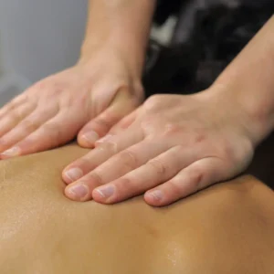 Massage bien-être aux huiles essentielles (1h00)